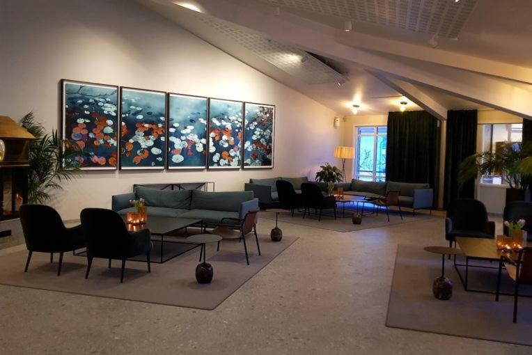 Aronsborgs Konferenshotel Bålsta Екстериор снимка